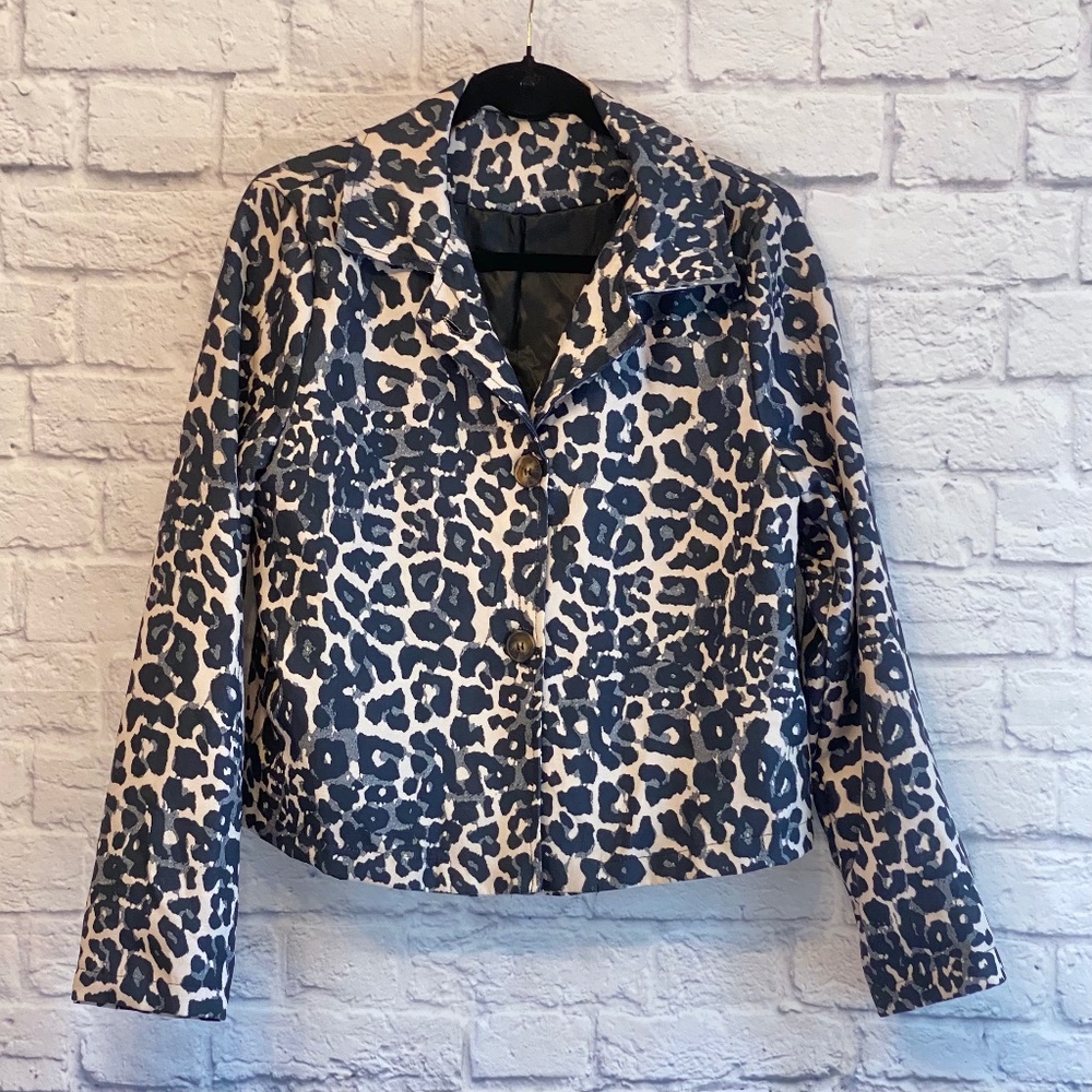 ANIMAL PRINT SHORT JACKET - L - NWOT